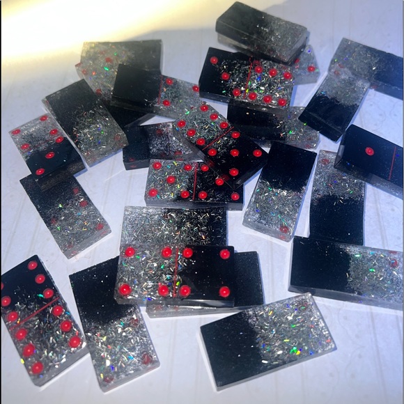 Dominos - Picture 1 of 5